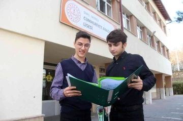 İki lise öğrencisi Türkiye’de bir ilki başardı
