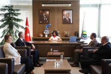 Bursa İnegöl Belediyesi’nde başkanlık koltuğu Ayşe Zehra’nın