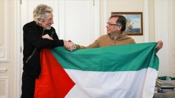 İngiliz müzisyen Waters, Kolombiya Cumhurbaşkanı Petro ile &quot;Filistin&quot; bayrağı açtı