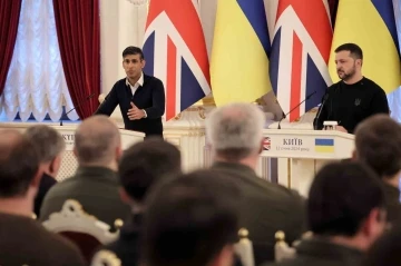 İngiltere’den Ukrayna’ya 2,5 milyar sterlinlik askeri destek
