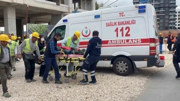 İnşaatın 3’üncü katından düşen 2 işçi yaralandı
