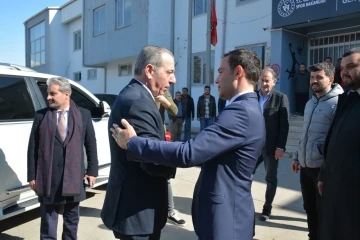 Irak Türkmen Bakanı Aydın Maruf depremzelere yardım için Silopi’de
