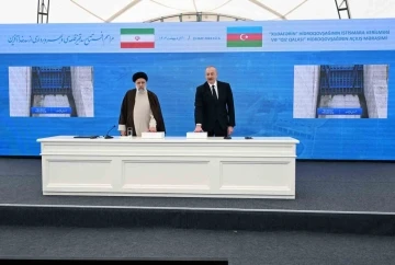 İran Cumhurbaşkanı Reisi, helikopter kazası öncesinde Aliyev ile Azerbaycan-İran sınırında bir araya geldi
