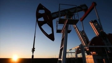 İran petrol üretimini 200 bin varil artırmayı hedefliyor