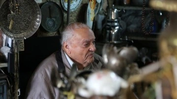 İran'da iki asırdır antikacılık yapan Yahudi aile, Tahran'da 76 yıldır aynı dükkanda hizme