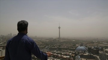 İran'da veliler hava kirliliği ve gaz tasarrufu gibi gerekçelerle okulların kapatılmasına tepki