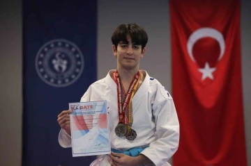 İşitme engelli 16 yaşındaki Muhammet Taha Baskın’ın hedefi olimpiyatlar
