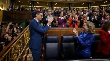 İspanya'da azınlık sol koalisyon hükümeti meclisten güvenoyu aldı