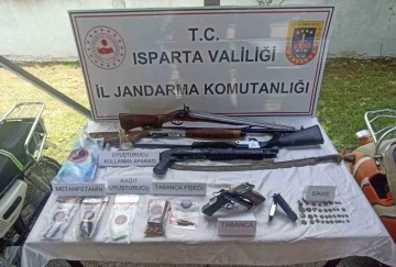 Isparta’da uyuşturucu operasyonunda 2 kişi tutuklandı
