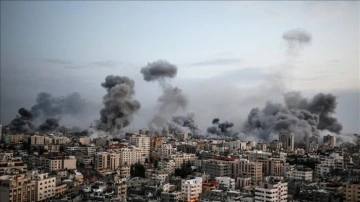 İsrail, Gazze Şeridi'nin orta ve kuzeyini hedef alarak en az 56 Filistinliyi öldürdü