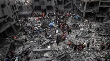 İsrail, Gazze’ye 7 Ekim’den bu yanaki en şiddetli hava saldırılarını düzenliyor