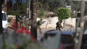 İsrail güçleri, Batı Şeria'nın farklı kentlerine baskınlar düzenledi