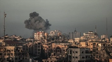 İsrail ordusu, Gazze'deki Nasr Çocuk Hastanesini vurdu