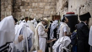 İsrail, Yahudi bayramı nedeniyle Batı Şeria'da Filistinlilerin hareket özgürlüğünü kısıtlıyor
