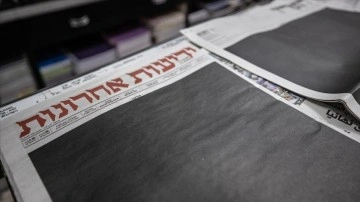 İsrail'de yargı düzenlemesinin onaylanmasının ardından bazı gazetelerin ilk sayfası siyah basıl