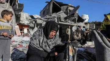 İsrail'in Gazze'ye düzenlediği saldırılarda öldürülen Filistinlilerin sayısı 24 bin 620&#0