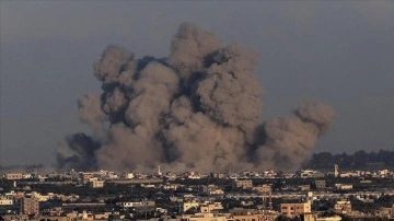 İsrail'in Gazze'ye karadan, havadan ve denizden saldırıları 90. gününde sürüyor