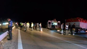 Otoyolun Doğanköy mevkiinde dinamit yüklü kamyon devrildi; yol trafiğe kapatıldı