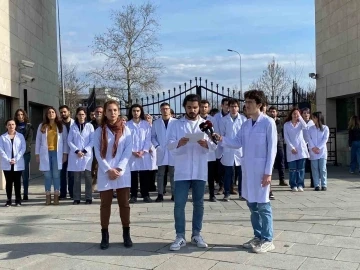 İstanbul Üniversitesi Veteriner Fakültesi öğrencileri eylemlerini sürdürüyor
