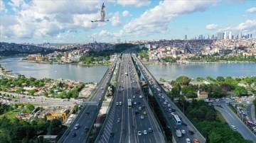 İstanbul'da Cumhuriyet Bayramı dolayısıyla bazı yollar yarın trafiğe kapatılacak