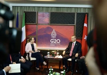İtalya Başbakanı Meloni’den İtalya ile Türkiye arasında NATO içinde iş birliğinin önemini vurgu
