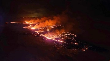 İzlanda'da yanardağ uyarısı! 