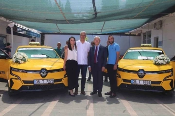 İzmir’de elektrikli taksi dönemi başladı
