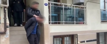 İzmir’de fuhuş çetesine operasyon: 3 tutuklama
