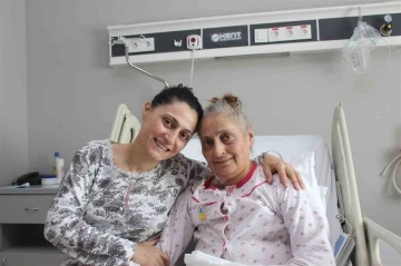 İzmir’de hastanede unutulmaz Anneler Günü
