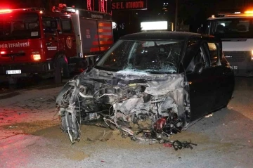 İzmir’de refüje çarpan otomobil taklalar attı: 1 ölü
