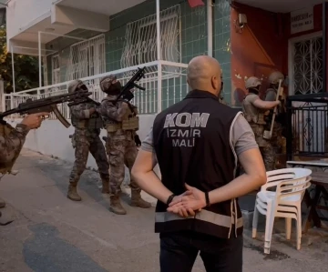 İzmir’de tefecilere dev operasyon: 40 gözaltı
