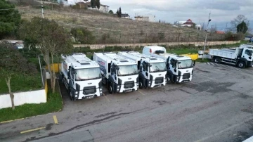 İzmit Belediyesi 3 yeni çöp kamyonu daha satın aldı
