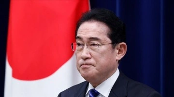 Japonya Başbakanı "radyoaktif su" endişelerini gidermek için deniz mahsulü tüketti