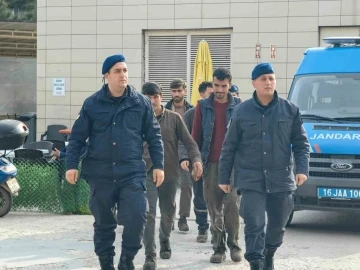 Bursa'da yabancı uyruklular hırsızlık yaparken yakalandı 
