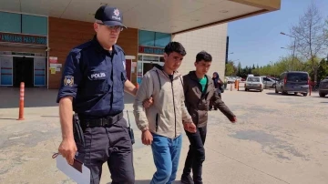 Kaçak yolla ülkeye giren 2 şahıs Bursa'da yakalandı