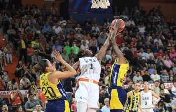 Kadınlar Basketbol Süper Ligi’nde Fenerbahçe üst üste 6. kez şampiyon
