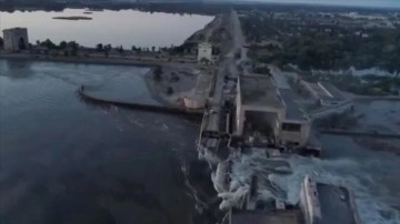 Kahovka Hidroelektrik Santrali yakınlarındaki Yeni Kahovka şehri sular altında kaldı