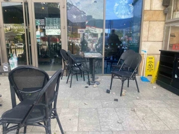  Starbucks’a taşlı silahlı saldırı: 1 yaralı