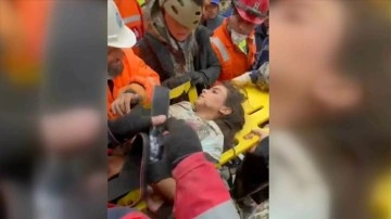 Kahramanmaraş'ta enkaz altında kalan çocuk ve annesi 102 saat sonra kurtarıldı