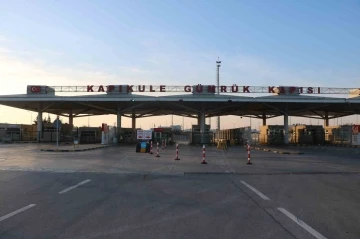 Kapıkule’de kaçakçılık operasyonu: 4’ü gümrük personeli 7 şüpheli tutuklandı
