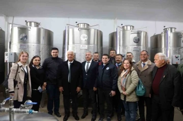 Karaçulha Hali pazarlama alanı ve Pekmez, Sirke, Şarap, Üzüm suyu tesisleri açıldı
