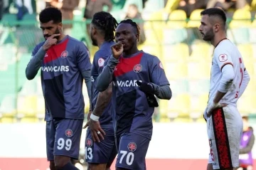 Karagümrük, Trabzonspor’un talebi doğrultusunda Kouassi ile yollarını ayırdı
