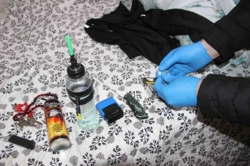 Karaman’da uyuşturucu satıcılarına şafak operasyonu: 12 gözaltı
