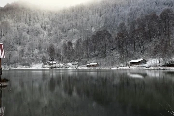 Karla buluşan doğadan kartpostallık manzaralar

