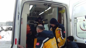 Kars’ta mahsur kalan 4 hasta kurtarıldı
