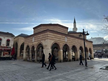 Kastamonu’da 517 yıllık tarihi cami tadilat için ibadete kapatılıyor
