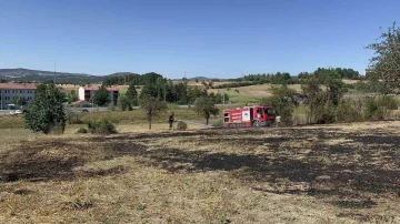 Kastamonu’da tarlada çıkan anız yangınını itfaiye ekipleri söndürdü
