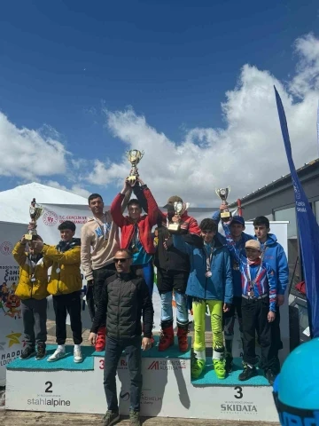 Kayseri Kayak takımları Türkiye şampiyonu oldu

