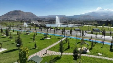 Kayseri'deki Recep Tayyip Erdoğan Millet Bahçesi açılışa gün sayıyor
