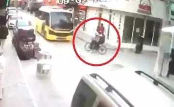 Bağlarbaşı'nda halk otobüsünün çaptığı bisikletteki 2 arkadaştan biri kurtarılamadı